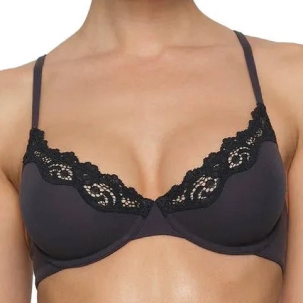 SKIMS Black Underwire Bra with Adjustable Straps